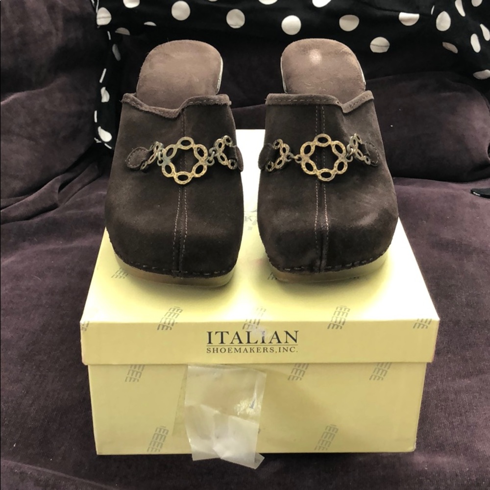Italian Shoemakers chocolate Clog